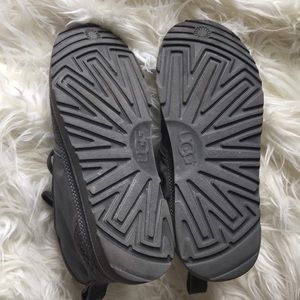 grey ugg boots